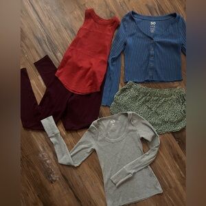 5pc S.O. Bundle sizes extra small/sm leggings, shorts & tops